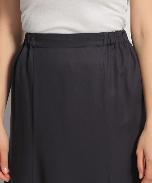 niko and...（ニコアンド）の「テンセル(TM)マーメイドスカート（スカート・レディース・チャコール/アイボリー/カーキ/スモーク・LARGE/MEDIUM）」の14枚目の写真