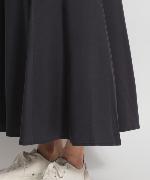 niko and...（ニコアンド）の「テンセル(TM)マーメイドスカート（スカート・レディース・チャコール/アイボリー/カーキ/スモーク・LARGE/MEDIUM）」の8枚目の写真