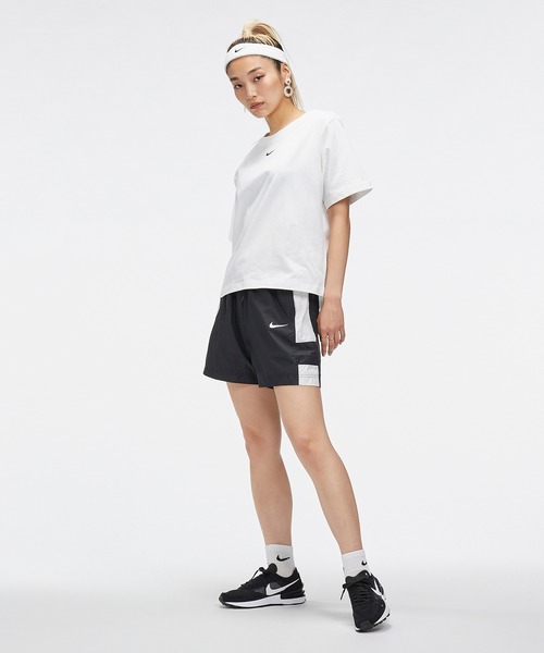 NIKE（ナイキ）の「ナイキ スポーツウェア エッセンシャル ウィメンズ ボクシー Tシャツ / Nike Sportswear Essential Women's Boxy T-Shirt（Tシャツ/カットソー・レディース・ホワイト/ブラック/グリーン系その他2・S/M/L/2XL/XL/XS）」の10枚目の写真