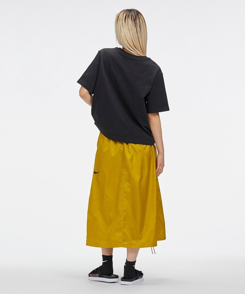 NIKE（ナイキ）の「ナイキ スポーツウェア エッセンシャル ウィメンズ ボクシー Tシャツ / Nike Sportswear Essential Women's Boxy T-Shirt（Tシャツ/カットソー・レディース・ホワイト/ブラック/グリーン系その他2・S/M/L/2XL/XL/XS）」の19枚目の写真