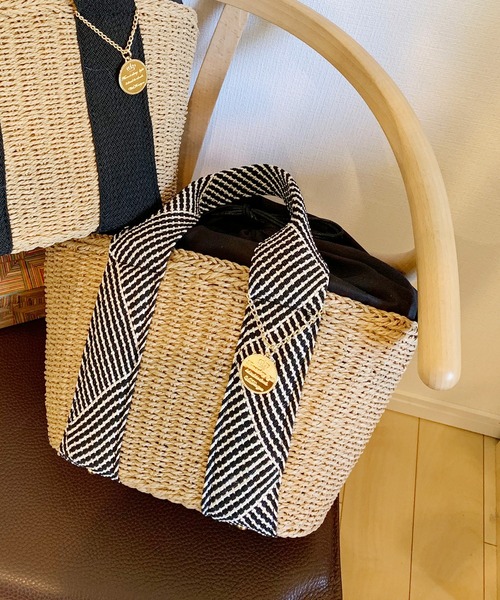 Via Demizon(ビアデミゾン)の「WEB限定 バケツ形カゴバッグ(かごバッグ・レディース・ブラック/グレー・フリー)」の2枚目の写真