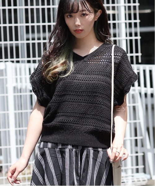 ARCANUM DESIGN（アルカナムデザイン）の「ARL 5G KNT バックレースアップニット×キャミソール（ニット/セーター・レディース・ブラック/グレー/モカ/ベージュ・FREE）」の2枚目の写真