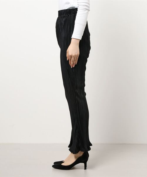 Alluge（アルージュ）の「フレアープリーツパンツ（その他パンツ・レディース・ブラック/グレイッシュベージュ/グレー・FREE）」の4枚目の写真