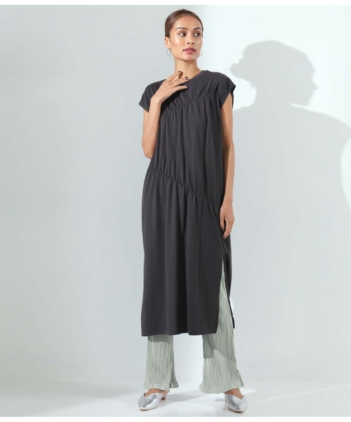 Alluge（アルージュ）の「フレアープリーツパンツ（その他パンツ・レディース・ブラック/グレイッシュベージュ/グレー・FREE）」の8枚目の写真