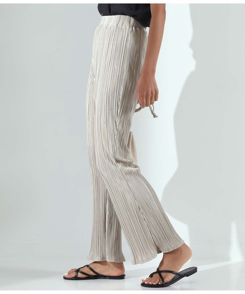 Alluge（アルージュ）の「フレアープリーツパンツ（その他パンツ・レディース・ブラック/グレイッシュベージュ/グレー・FREE）」の10枚目の写真