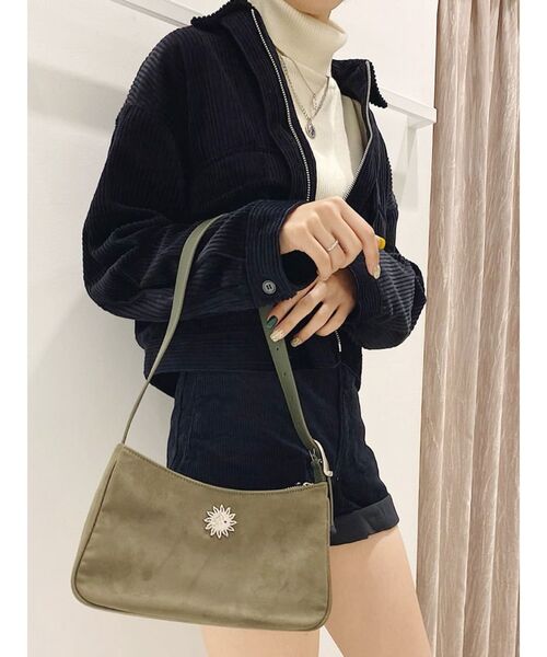 EVRIS（エヴリス）の「コーデュロイショートブルゾン【セットアップ着用可能】（ブルゾン・レディース・ブラック/ブラウン/アイボリー・FREE）」の6枚目の写真