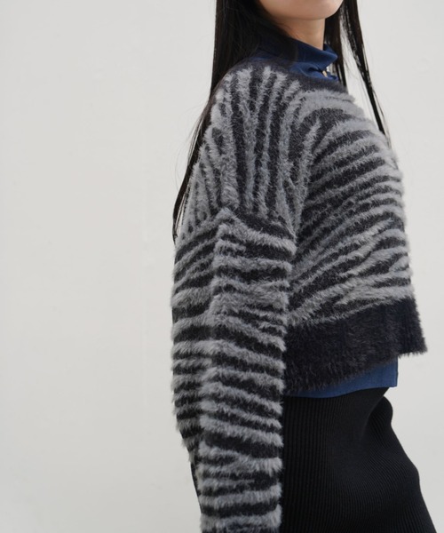 Happy John(ハッピージョン)の「shaggy zebra knit/シャギーゼブラニット(ニット/セーター・レディース・チャコールグレー/アイボリー・FREE)」の16枚目の写真