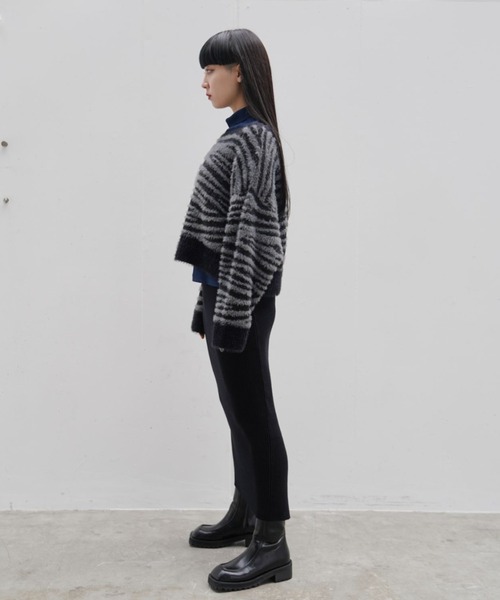Happy John(ハッピージョン)の「shaggy zebra knit/シャギーゼブラニット(ニット/セーター・レディース・チャコールグレー/アイボリー・FREE)」の9枚目の写真