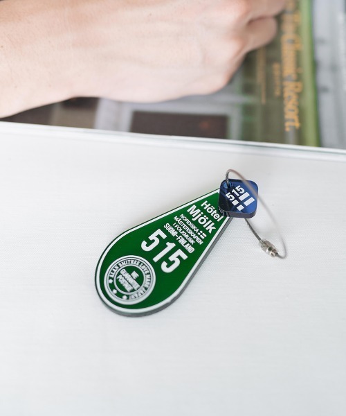 Rocky Monroe（ロッキーモンロー）の「日本製 アクリルホテルキーリング ACRYLIC HOTEL KEY HOLDER(515) AW-1314-2（キーホルダー・メンズ・ブラック/レッド/ブルー/グリーン/クリアブラック・ONESIZE）」の4枚目の写真