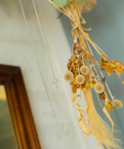 prose verse(プロズヴェール)の「チェーン切り替えロングネックレス(ネックレス・レディース・ゴールド/シルバー・フリ-)」の2枚目の写真