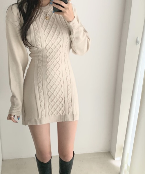 Jasmine Grandiflorum(ジャスミングランディフローラム)の「【Jasmine】バック開きセクシーミニ丈ニットワンピース (AW)(ワンピース・レディース・ブラック/ベージュ/グレー・FREE)」の3枚目の写真