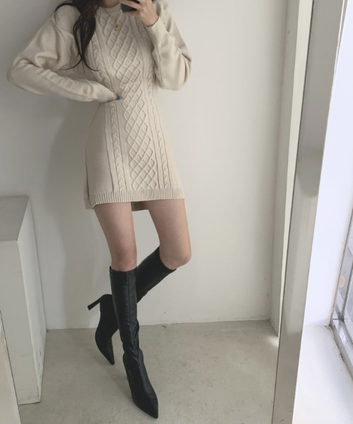 Jasmine Grandiflorum(ジャスミングランディフローラム)の「【Jasmine】バック開きセクシーミニ丈ニットワンピース (AW)(ワンピース・レディース・ブラック/ベージュ/グレー・FREE)」の6枚目の写真