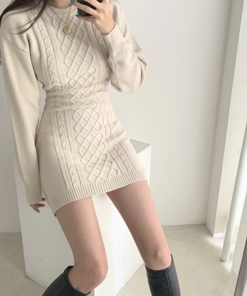 Jasmine Grandiflorum(ジャスミングランディフローラム)の「【Jasmine】バック開きセクシーミニ丈ニットワンピース (AW)(ワンピース・レディース・ブラック/ベージュ/グレー・FREE)」の9枚目の写真