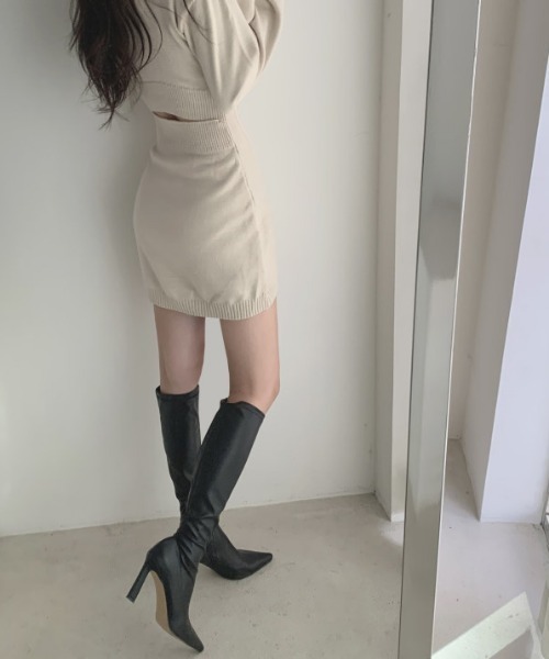 Jasmine Grandiflorum(ジャスミングランディフローラム)の「【Jasmine】バック開きセクシーミニ丈ニットワンピース (AW)(ワンピース・レディース・ブラック/ベージュ/グレー・FREE)」の5枚目の写真