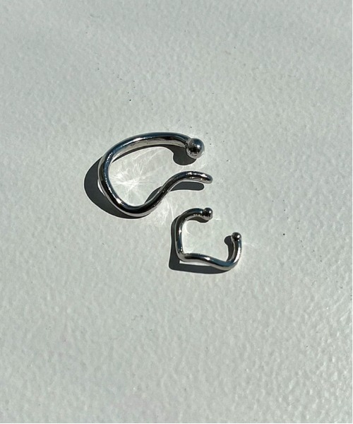 apres jour mignon(アプレジュールミニョン)の「【apresjour mignon×ARIAZ】変形イヤカフ2SET(イヤーカフ・レディース・シルバー/ゴールド・ONESIZE)」の1枚目の写真