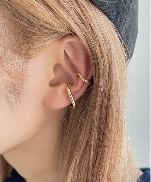 apres jour mignon(アプレジュールミニョン)の「【apresjour mignon×ARIAZ】変形イヤカフ2SET(イヤーカフ・レディース・シルバー/ゴールド・ONESIZE)」の2枚目の写真