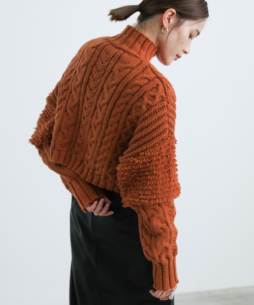 select MOCA（セレクトモカ）の「ハイネックループショルダーショートニット（ニット/セーター・レディース・ブラック/アイボリー/テラコッタ/グリーン・FREE）」の6枚目の写真