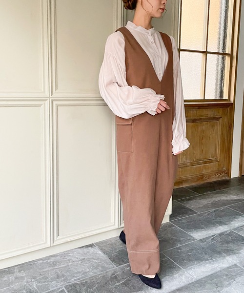junoah(ジュノア)の「スエード調バックリボンサロペット(サロペット/オーバーオール・レディース・ブラック/ベージュ/グリーン/モカ・MEDIUM/LARGE/X-LARGE)」の9枚目の写真