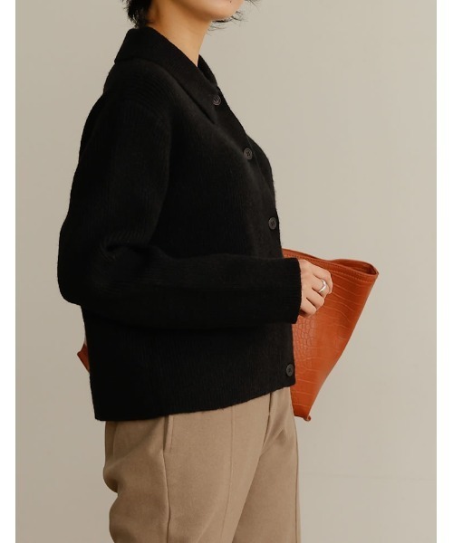 Re:EDIT（リエディ）の「[金子麻貴さん着用]襟付き起毛ニットカーディガン（ニット/セーター・レディース・ブラック/ブルー/アイボリー/キャメル・MEDIUM/LARGE）」の15枚目の写真