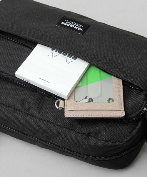 YAKPAK(ヤックパック)の「YAKPAK / ヤックパック / 撥水 600Dポリエステル / 横型 スクエアミニショルダーバッグ / white labela / ホワイトレーベル / FUNCTIONAL SHOULDER(ショルダーバッグ・メンズ・ブラック・FREE)」の8枚目の写真