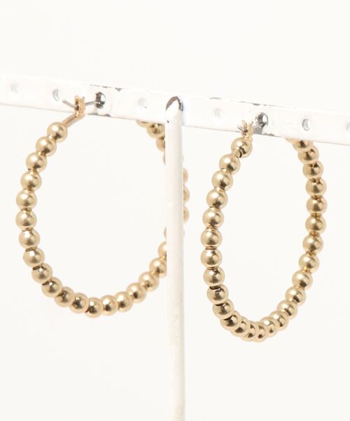 emouv by est（エモーヴバイエスト）の「emouv by est ゴールドフープボールピアス（ピアス（両耳用）・レディース・ゴールド・FREE）」の2枚目の写真