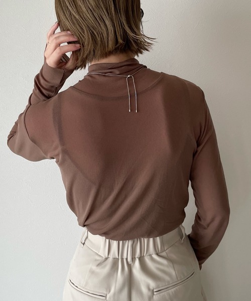 y/m by misato（イムバイミサト）の「シアータートルトップス（Tシャツ/カットソー・レディース・モカ/アイボリー/ブラック・FREE）」の10枚目の写真