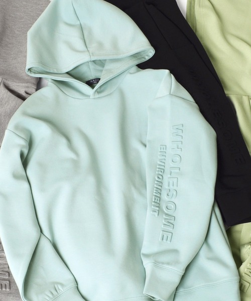 GLAZOS(グラソス)の「ダンボールニット・ドロップショルダーエンボスロゴパーカー【セットアップ対応】(パーカー・キッズ・ブラック/サックスブルー/ライム/グレー・140cm/160cm/150cm/170cm/130cm)」の4枚目の写真