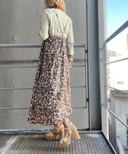 REZOY（リゾイ）の「【REZOY】スエードクロスストラップコルクサンダル（サンダル・レディース・ブラック/オレンジ/アイボリー・S/M/L）」の7枚目の写真