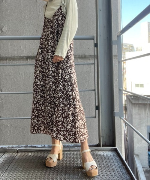 REZOY（リゾイ）の「【REZOY】スエードクロスストラップコルクサンダル（サンダル・レディース・ブラック/オレンジ/アイボリー・S/M/L）」の8枚目の写真