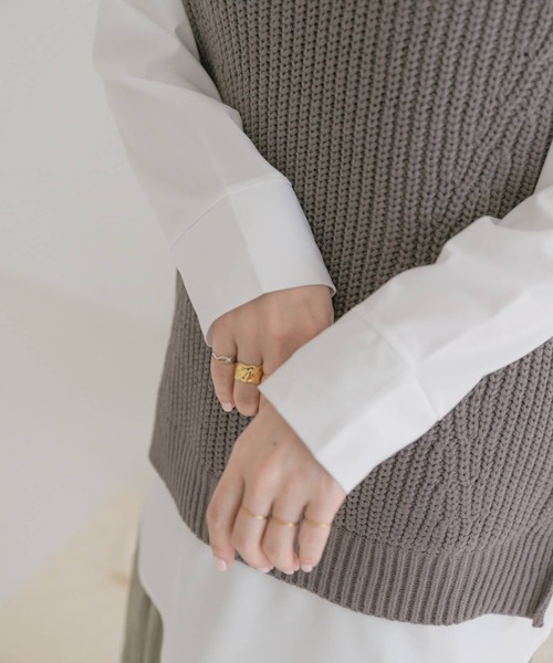 ITEMS URBANRESEARCH（アイテムズ アーバンリサーチ）の「フェイクレイヤードニット（ニット/セーター・レディース・ブラック/オフホワイト/グレー・FREE）」の5枚目の写真