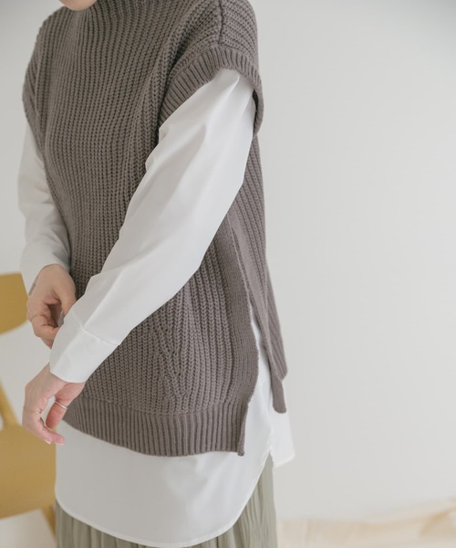 ITEMS URBANRESEARCH（アイテムズ アーバンリサーチ）の「フェイクレイヤードニット（ニット/セーター・レディース・ブラック/オフホワイト/グレー・FREE）」の7枚目の写真