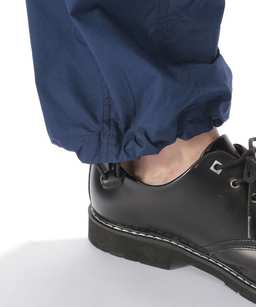 niko and...（ニコアンド）の「センターシームアーミーパンツ（カーゴパンツ・メンズ・ネイビー/オリーブ/スモーク・MEDIUM/LARGE）」の19枚目の写真