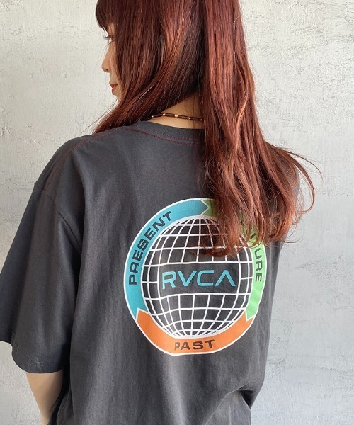 RVCA（ルーカ）の「[RVCA/ルーカ] MALTINATIONAL SLUB ST バックロゴプリントTシャツ（Tシャツ/カットソー・レディース・ブラック/オフホワイト・M/L）」の2枚目の写真