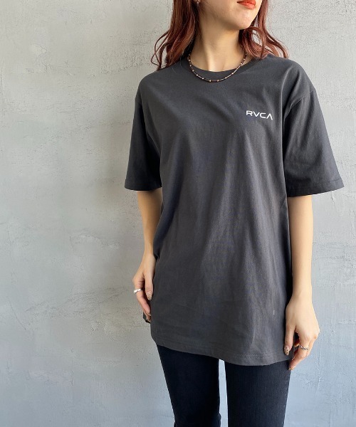 RVCA（ルーカ）の「[RVCA/ルーカ] MALTINATIONAL SLUB ST バックロゴプリントTシャツ（Tシャツ/カットソー・レディース・ブラック/オフホワイト・M/L）」の7枚目の写真