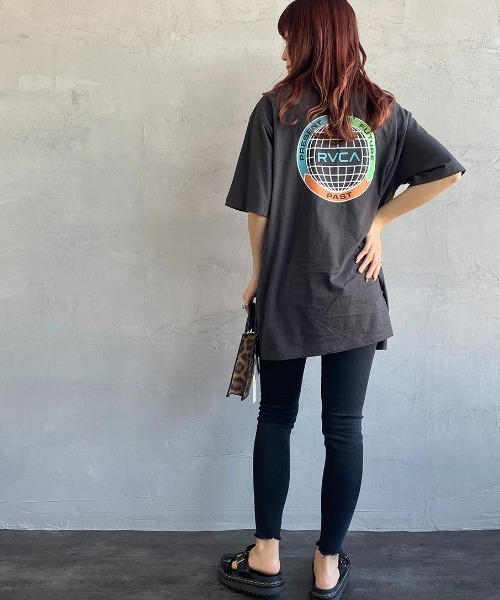 RVCA（ルーカ）の「[RVCA/ルーカ] MALTINATIONAL SLUB ST バックロゴプリントTシャツ（Tシャツ/カットソー・レディース・ブラック/オフホワイト・M/L）」の9枚目の写真