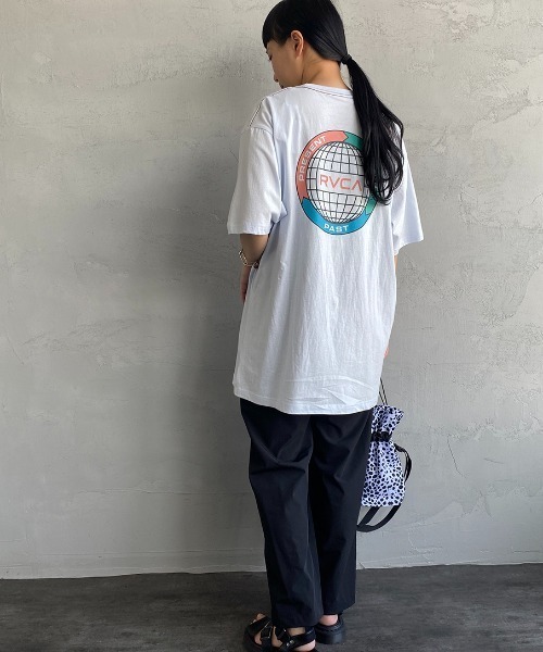 RVCA（ルーカ）の「[RVCA/ルーカ] MALTINATIONAL SLUB ST バックロゴプリントTシャツ（Tシャツ/カットソー・レディース・ブラック/オフホワイト・M/L）」の21枚目の写真