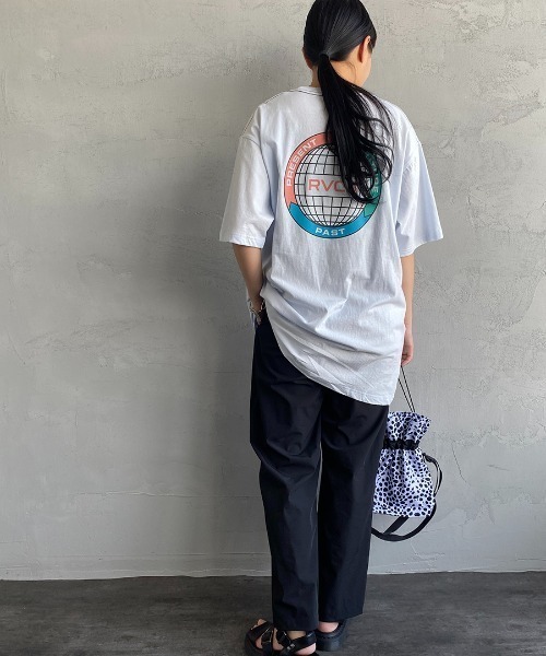 RVCA（ルーカ）の「[RVCA/ルーカ] MALTINATIONAL SLUB ST バックロゴプリントTシャツ（Tシャツ/カットソー・レディース・ブラック/オフホワイト・M/L）」の6枚目の写真