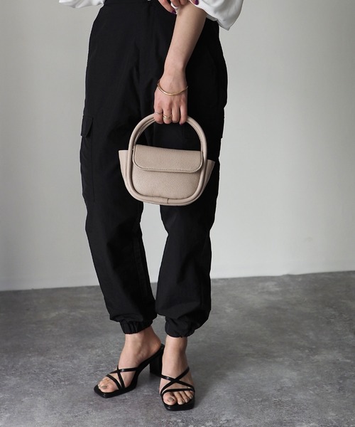 Riberry（リベリー）の「ミニラウンドハンドバッグ（ハンドバッグ・レディース・ダークブラウン/ブラック/ベージュ/ブラウン・FREE）」の5枚目の写真