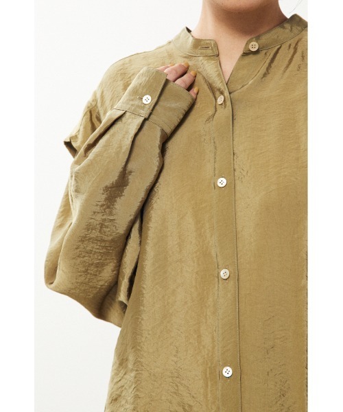 BLACK BY MOUSSY(ブラックバイマウジー)の「band collar satin shirt( バンドカラーサテンシャツ)(シャツ/ブラウス・レディース・ブラック/カーキ/ブルー・FREE)」の20枚目の写真