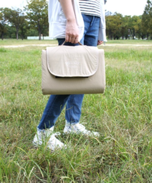 Buddy Buddy バディバディ 折りたたみ レジャーシート ピクニック シート Fbb 01 Fni アウトドアグッズ Salle De Bal サルデバル のファッション通販 Zozotown