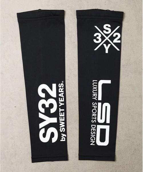 SY32 by SWEET YEARS(エスワイサーティトゥバイスィートイヤーズ)の「《SY32 by SWEET YEARS》ARM COVER(ラッシュガード・メンズ・ホワイト/ブラック・FREE)」の2枚目の写真