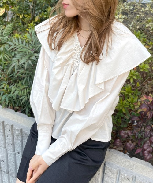 Meli rich（メリーリッチ）の「ビッグカラーフリルブラウス（シャツ/ブラウス・レディース・ホワイト/ライトブルー/ブルー/ネイビー/ライトグレー/ピンク/ブラック/ブルー系その他・MEDIUM）」の4枚目の写真