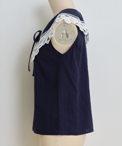 tocco closet(トッコ クローゼット)の「りぼん付きレース装飾ビックカラーノースリーブブラウス(Tシャツ/カットソー・レディース・ネイビー/オフホワイト・M)」の21枚目の写真