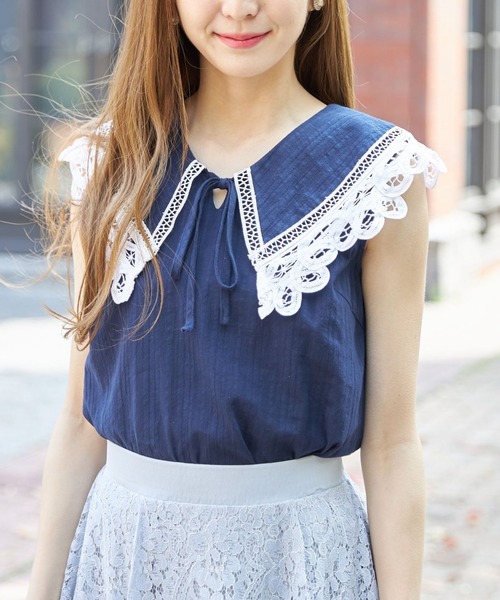 tocco closet(トッコ クローゼット)の「りぼん付きレース装飾ビックカラーノースリーブブラウス(Tシャツ/カットソー・レディース・ネイビー/オフホワイト・M)」の12枚目の写真