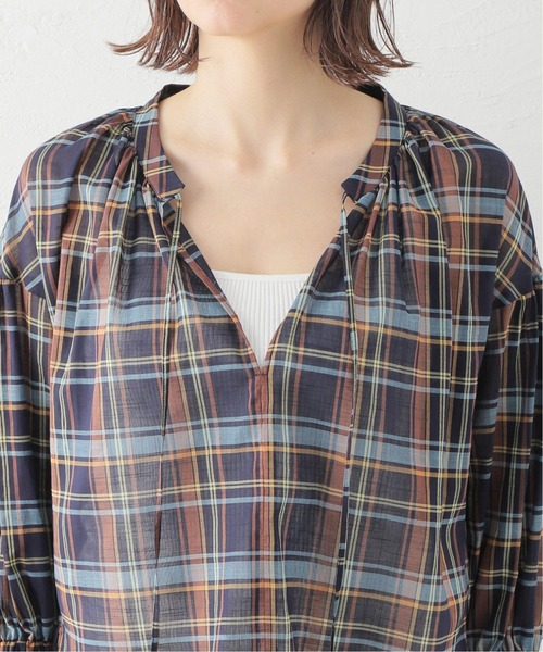 Spick & Span(スピックアンドスパン)の「スラブチェックVカラー ブラウス(シャツ/ブラウス・レディース・ネイビー/グリーン・FREE)」の11枚目の写真