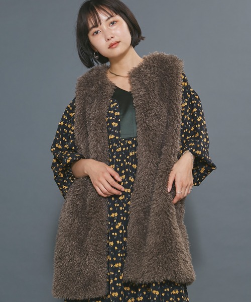 LAVEANGE（ラビアンジェ）の「フェイクファーベスト（ベスト・レディース・ブラック/グレー/モカ/アイボリー・LL/3L/M）」の7枚目の写真