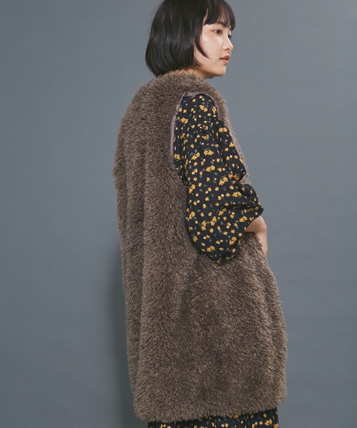 LAVEANGE（ラビアンジェ）の「フェイクファーベスト（ベスト・レディース・ブラック/グレー/モカ/アイボリー・LL/3L/M）」の9枚目の写真