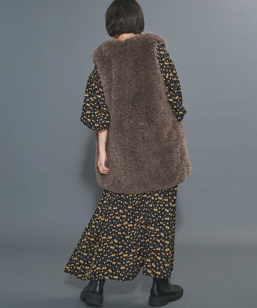 LAVEANGE（ラビアンジェ）の「フェイクファーベスト（ベスト・レディース・ブラック/グレー/モカ/アイボリー・LL/3L/M）」の15枚目の写真