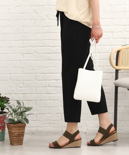 SHOO・LA・RUE（シューラルー）の「◆【S-L】ひんやりサマーイージーパンツ（その他パンツ・レディース・グリーン/ブラック/ライトベージュ・02/01/03）」の2枚目の写真