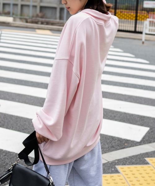 WEGO（ウィゴー）の「WEGO/オーバーサイズハーフジッププルオーバー（スウェット・レディース・ブラック/オレンジ/オートミール/ブルー系その他/グリーン系その他/ライトピンク/グレー系その他/サックスブルー/ホワイト/ブラック系その他/ライトパープル・FREE）」の21枚目の写真